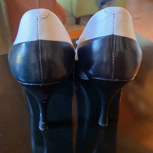 BCBGeneration black-and-white high heel open toe dress shoes - Picture 4 of 9